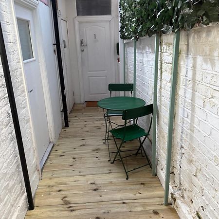 런던 Acton High Street 아파트 외부 사진