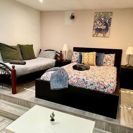 런던 Acton High Street 아파트 외부 사진