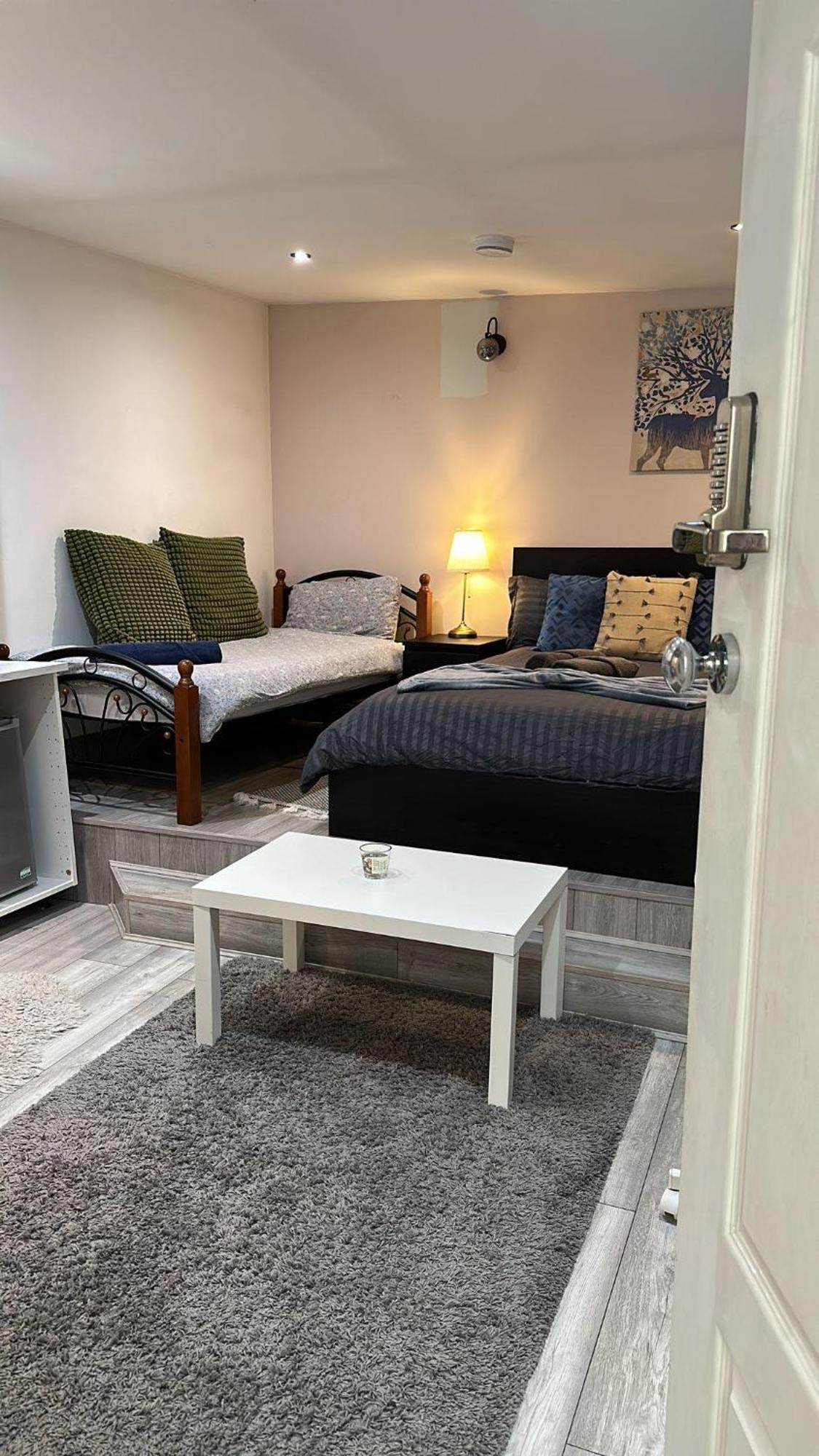 런던 Acton High Street 아파트 외부 사진