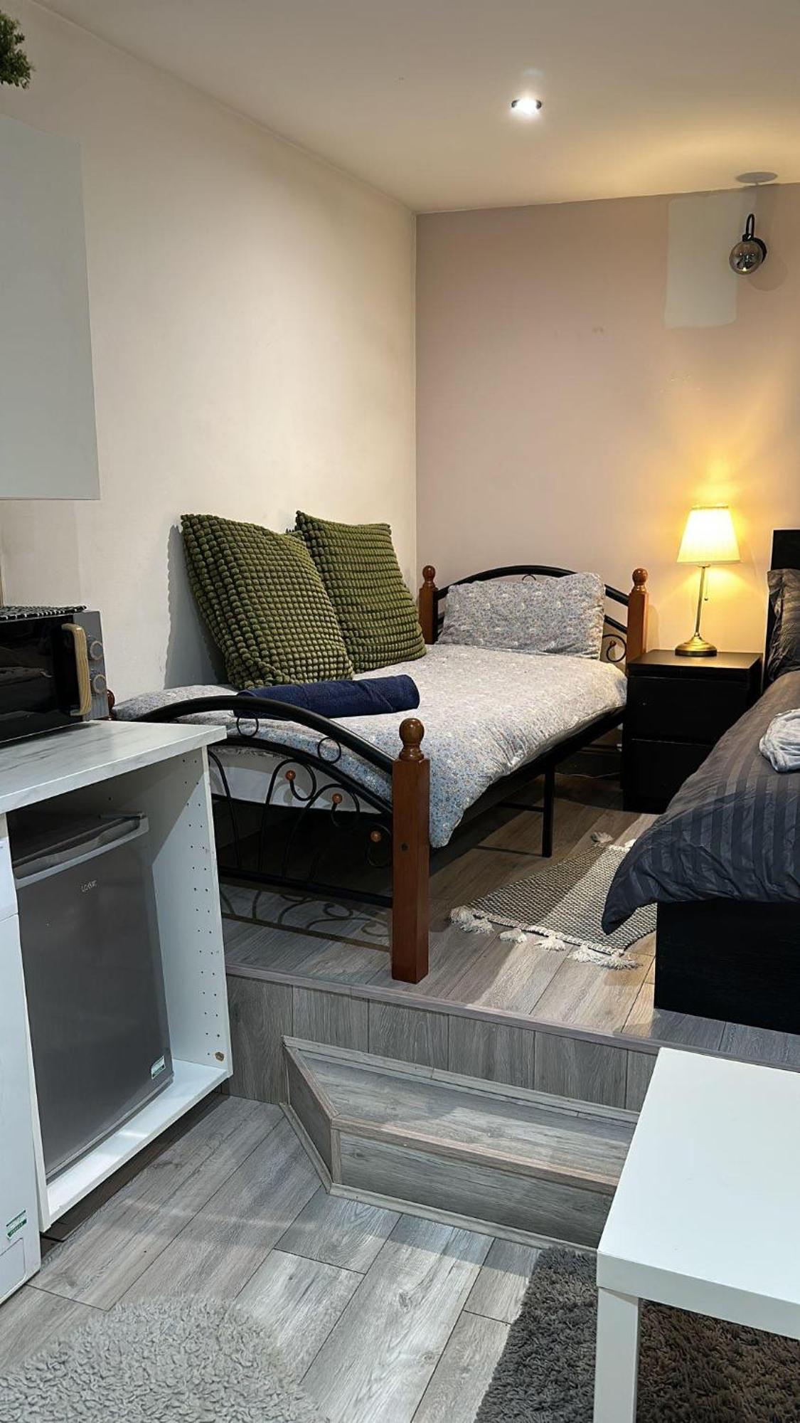 런던 Acton High Street 아파트 외부 사진