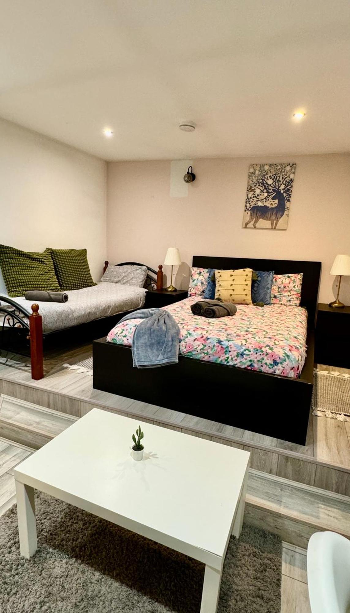 런던 Acton High Street 아파트 외부 사진